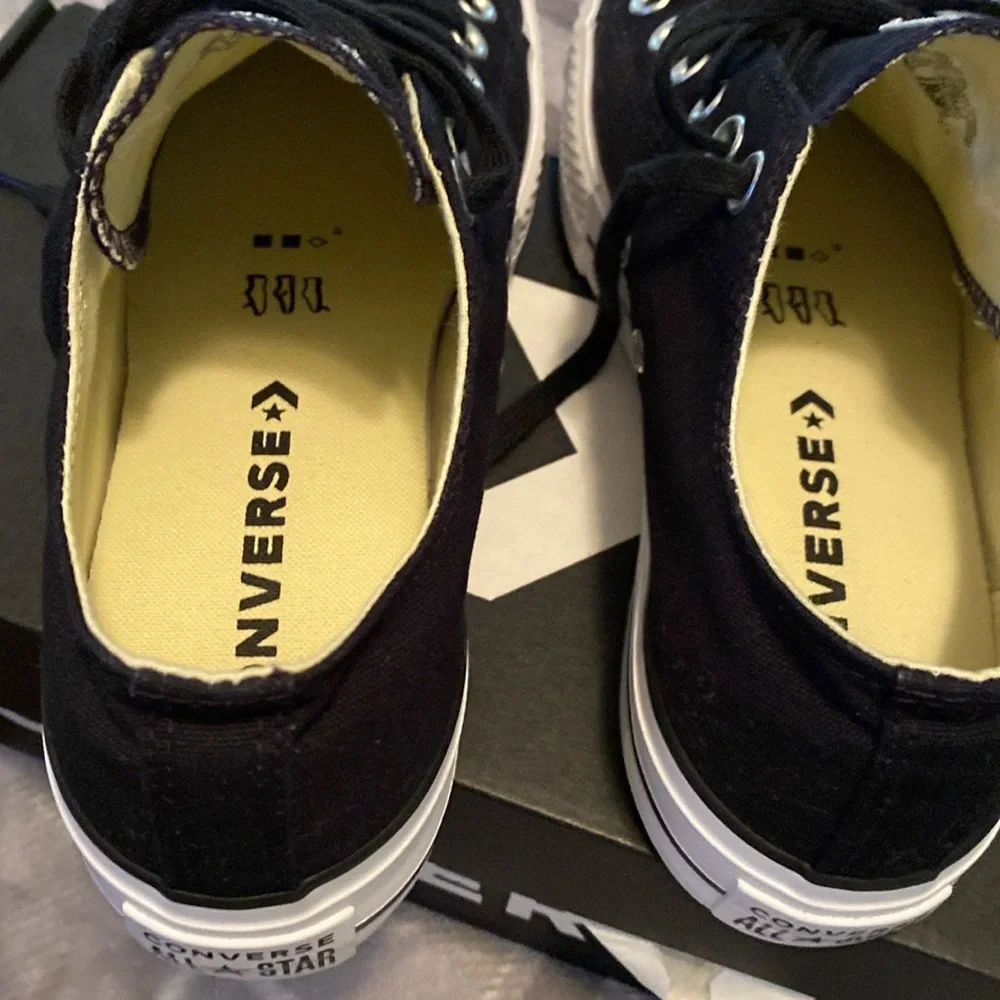 Ladies CONVERSE Platforms NWB size 8.5 - Picture 5 of 7